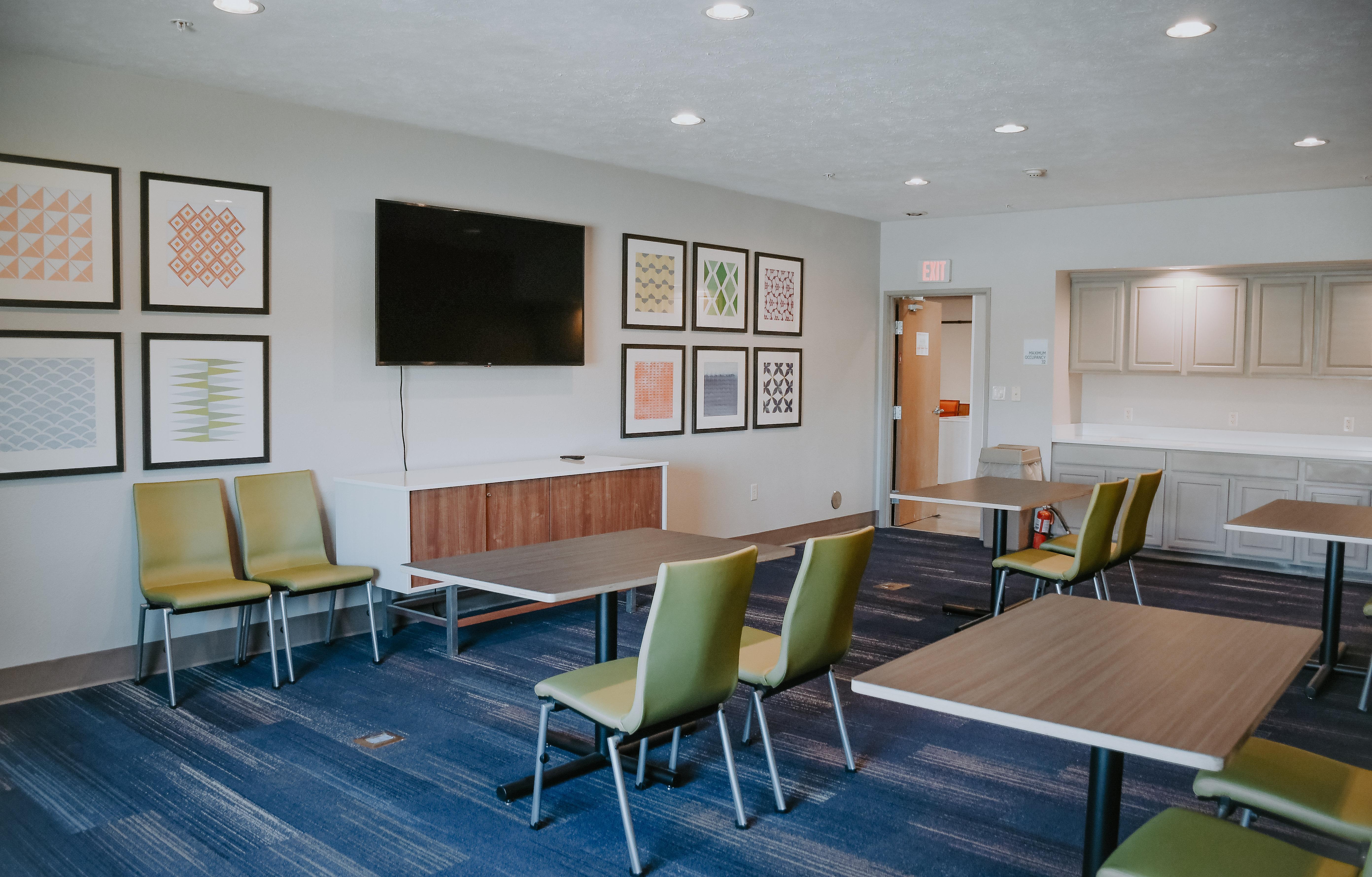 Holiday Inn Express Hotel & Suites Lincoln South By Ihg Exterior photo