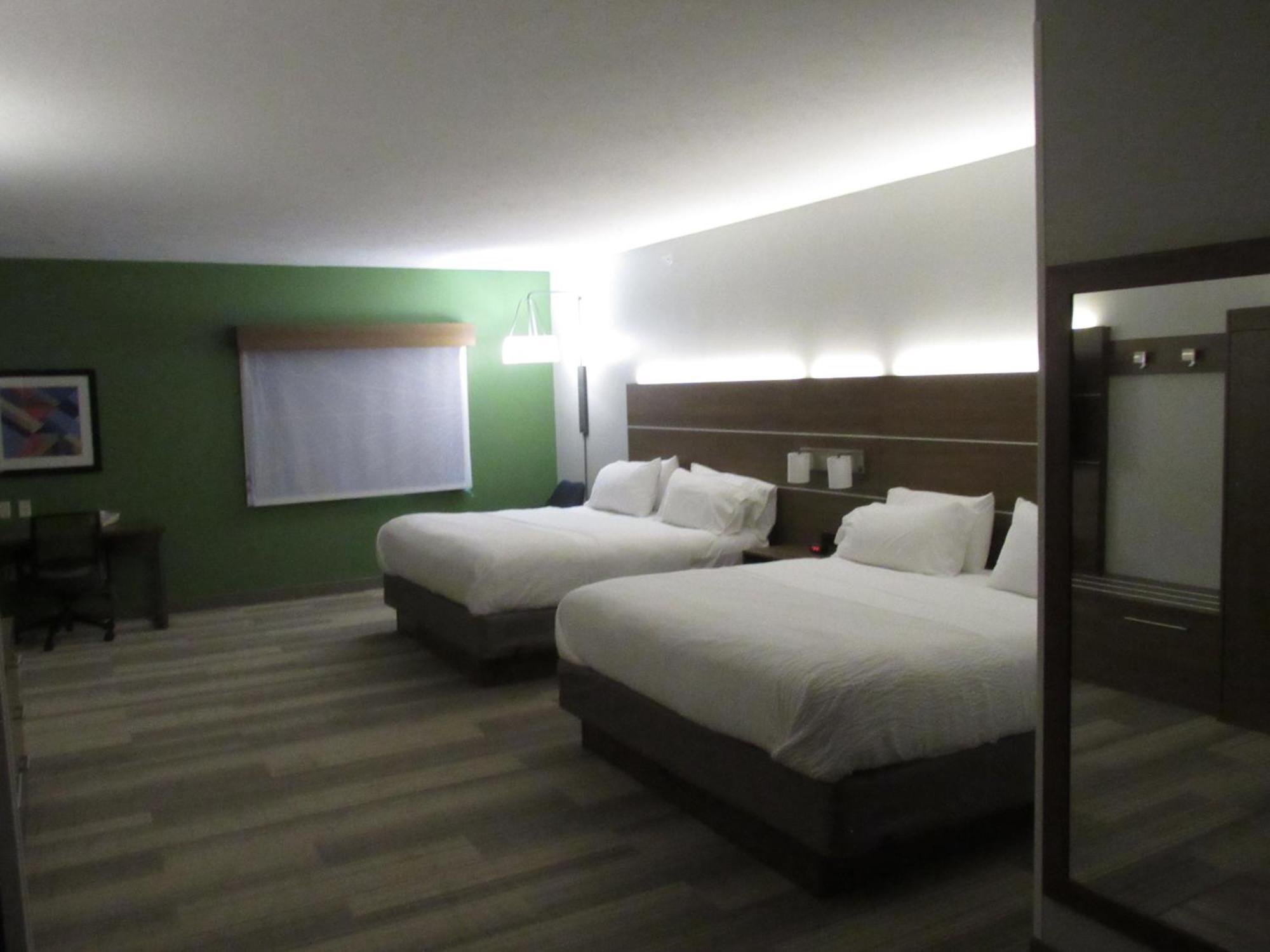Holiday Inn Express Hotel & Suites Lincoln South By Ihg Exterior photo