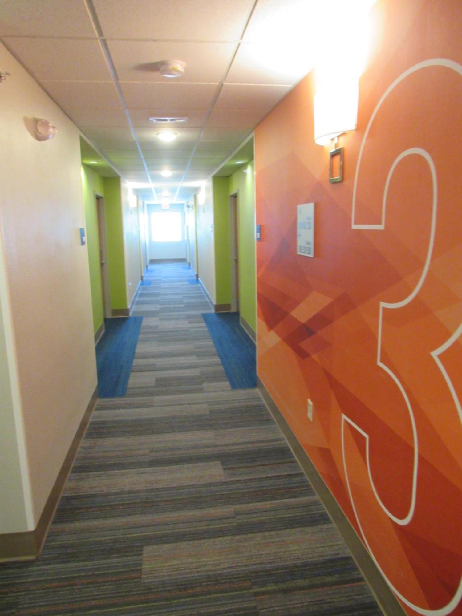 Holiday Inn Express Hotel & Suites Lincoln South By Ihg Exterior photo