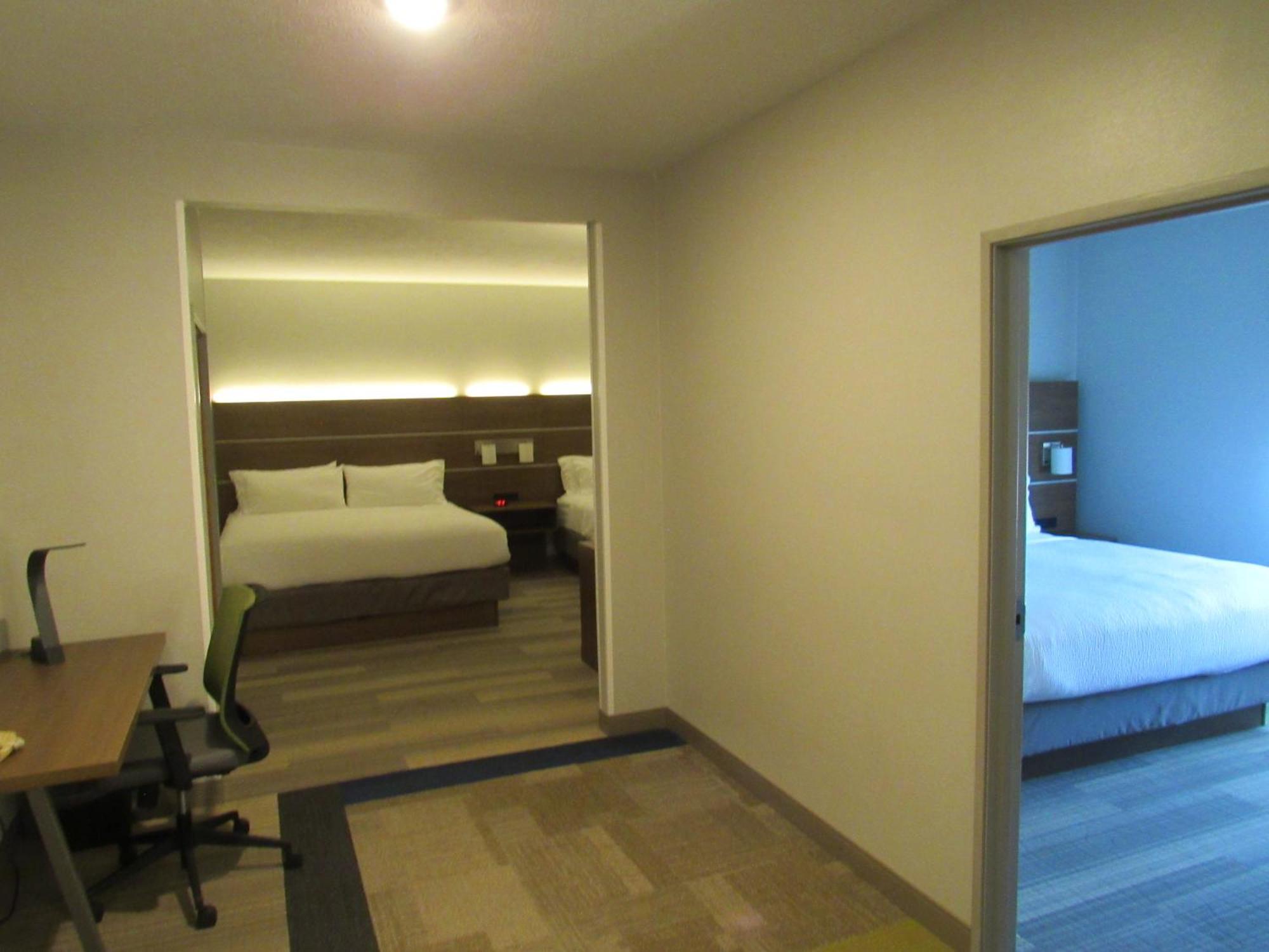 Holiday Inn Express Hotel & Suites Lincoln South By Ihg Exterior photo