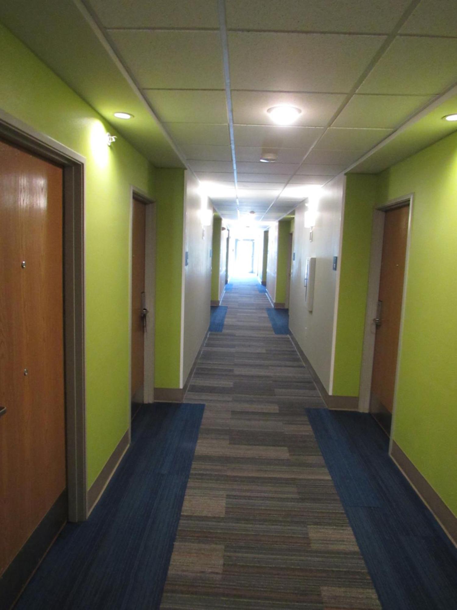 Holiday Inn Express Hotel & Suites Lincoln South By Ihg Exterior photo