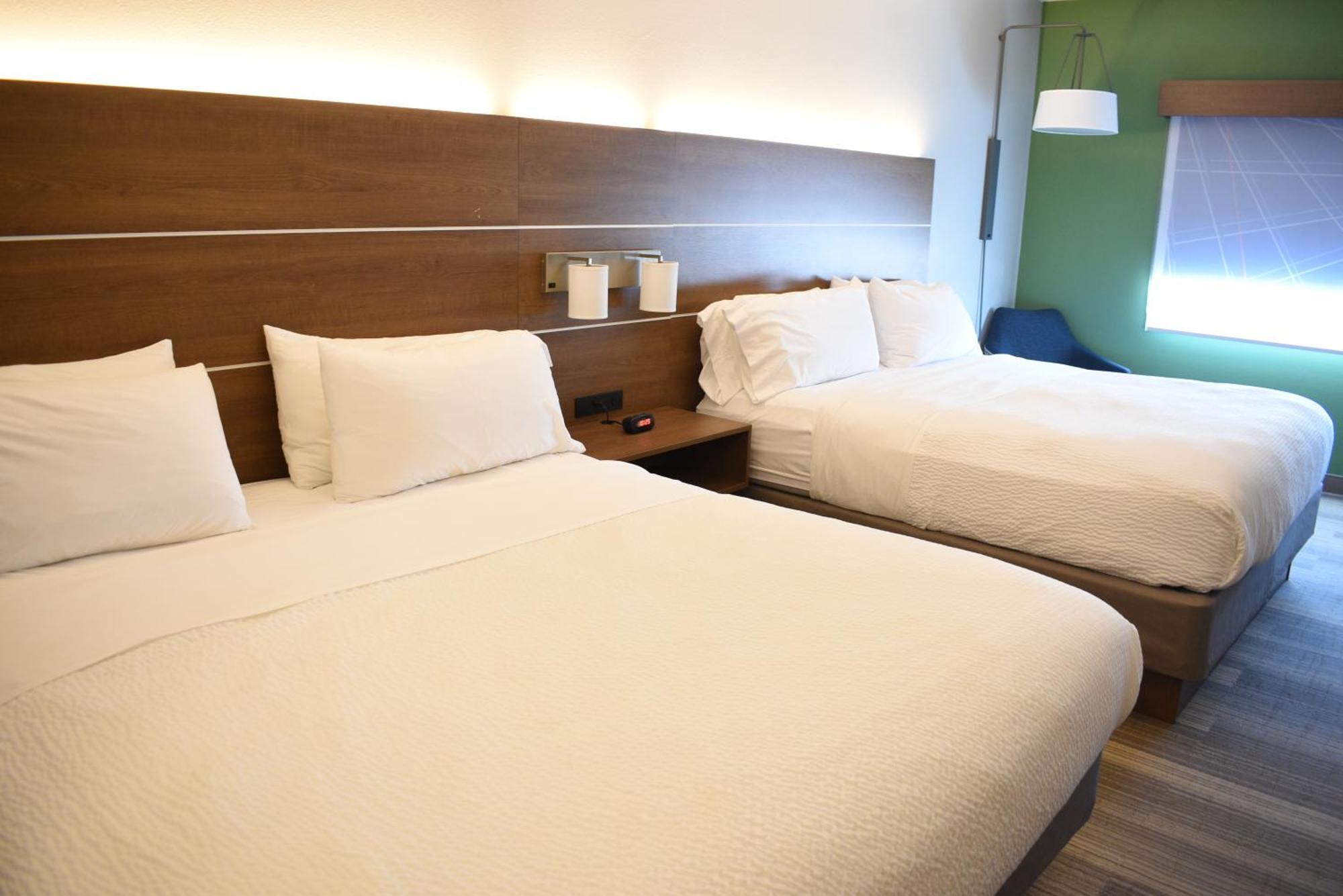 Holiday Inn Express Hotel & Suites Lincoln South By Ihg Exterior photo