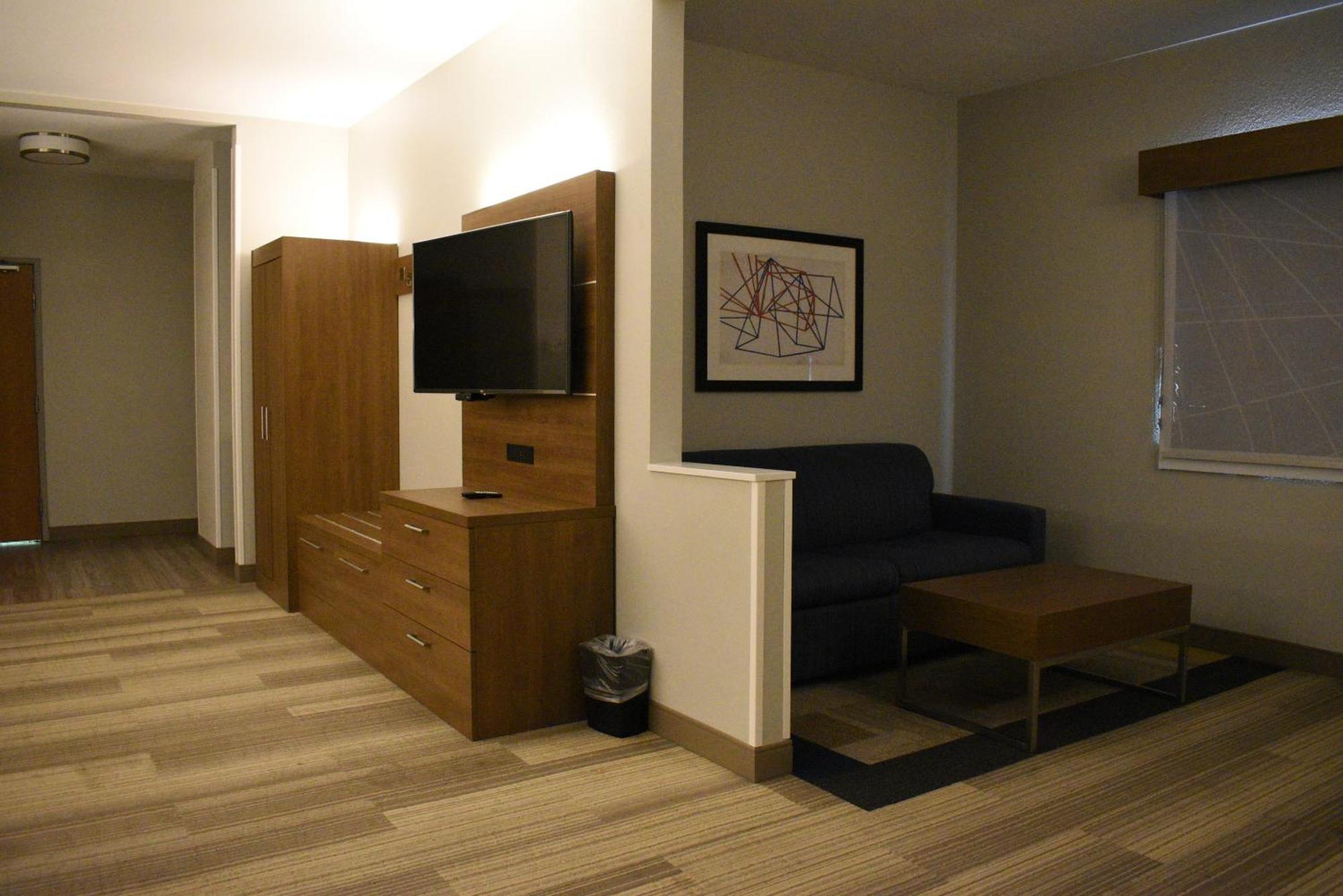 Holiday Inn Express Hotel & Suites Lincoln South By Ihg Exterior photo